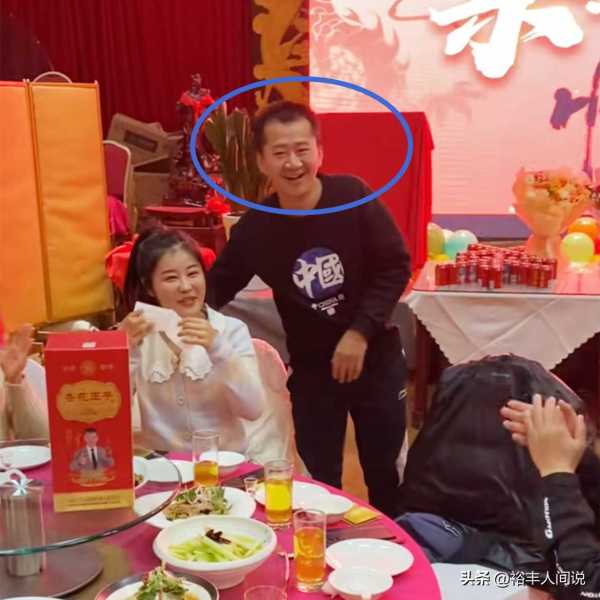 演员李嘉明近况!2024求婚成功甜蜜牵手