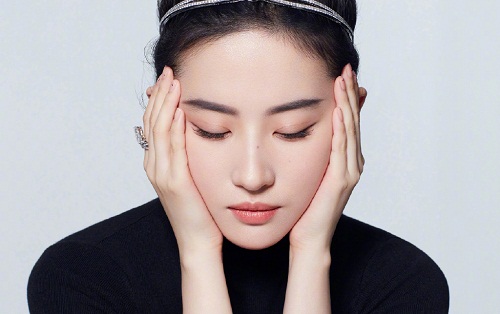 刘亦菲微博最新写真,刘亦菲钻石发箍造型