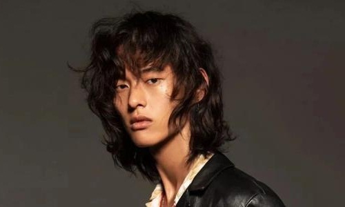 明日之子杨英格退赛是怎么回事 杨英格回应退赛原因令人惋惜