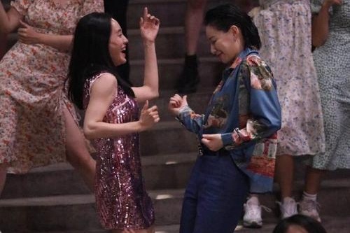 李斯丹妮王智复古disco引热议 上演复古版无价之姐获网友称赞