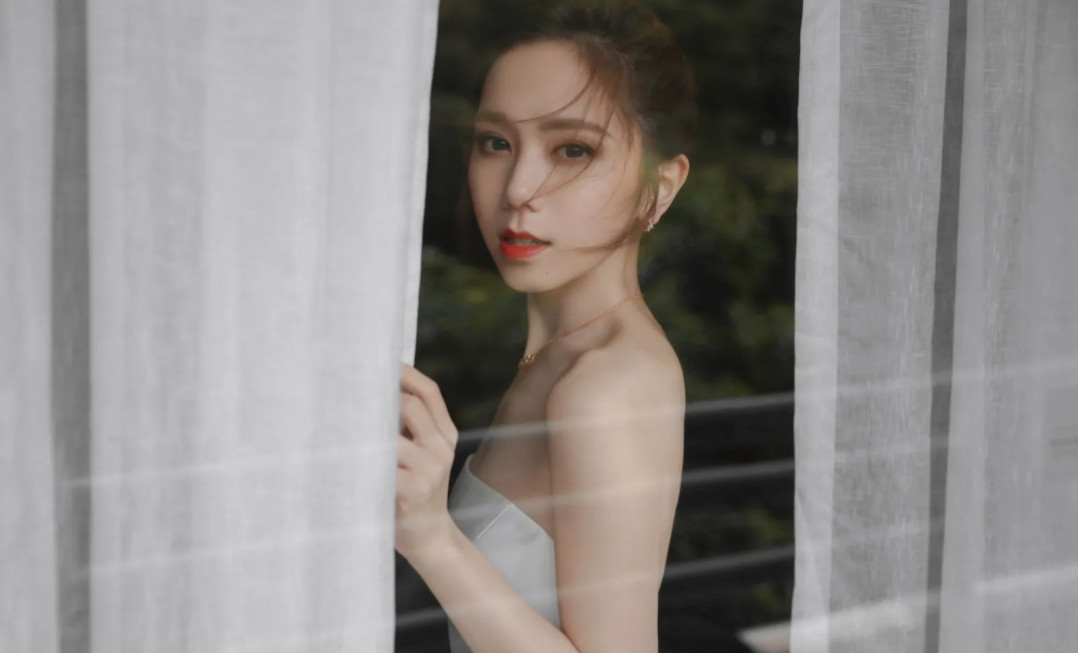 邓紫棋被前东家蜂鸟音乐注册成商标