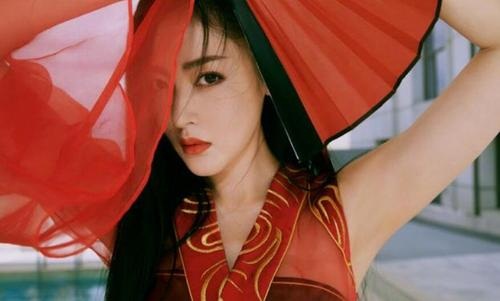 张天爱喊话跟拍者怒问素材够劲爆吗 张天爱微博发文详情