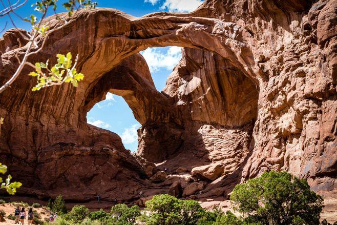 世界十大奇特自然景观，水晶洞穴、地狱之门双双入榜 