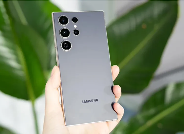 三星Galaxy S24 Ultra是潜望式长焦吗