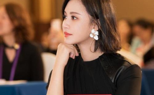 张歆艺发文称被父亲屏蔽朋友圈,张歆艺微博