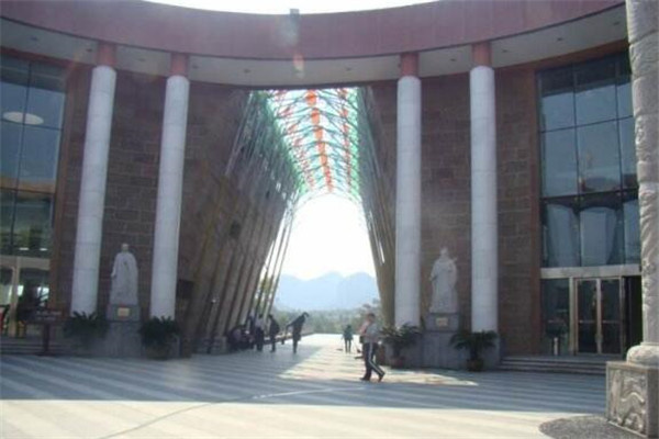 鹰潭旅游必去十大景点