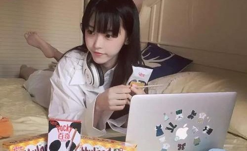 网红半藏森林微博,半藏森林不带套什么梗