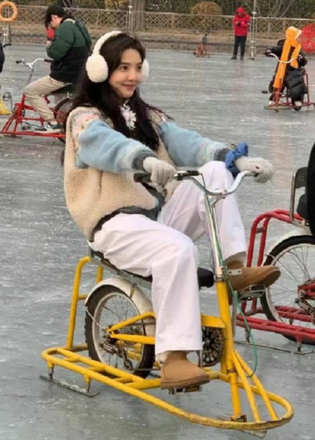 偶遇章若楠