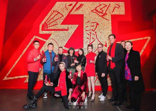 苏青近况有戏拍吗 参加品牌活动红色旗袍图片尽显东方韵味