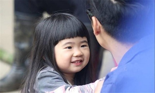 曹格女儿Grace,曹格小时候的照片