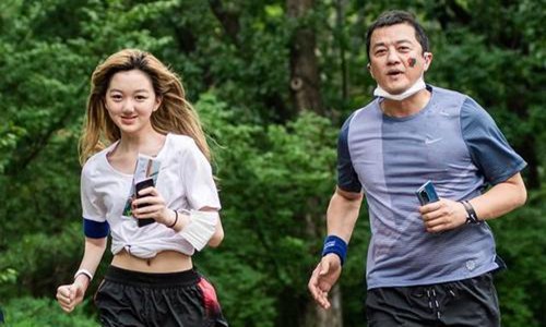 李亚鹏,李嫣,李亚鹏养女当如李宝嫣