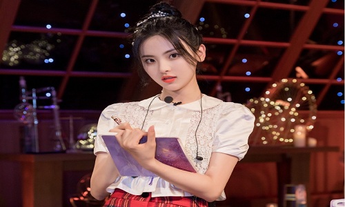 杨超越说我不想谈恋爱只想挣钱 杨超越有男朋友吗