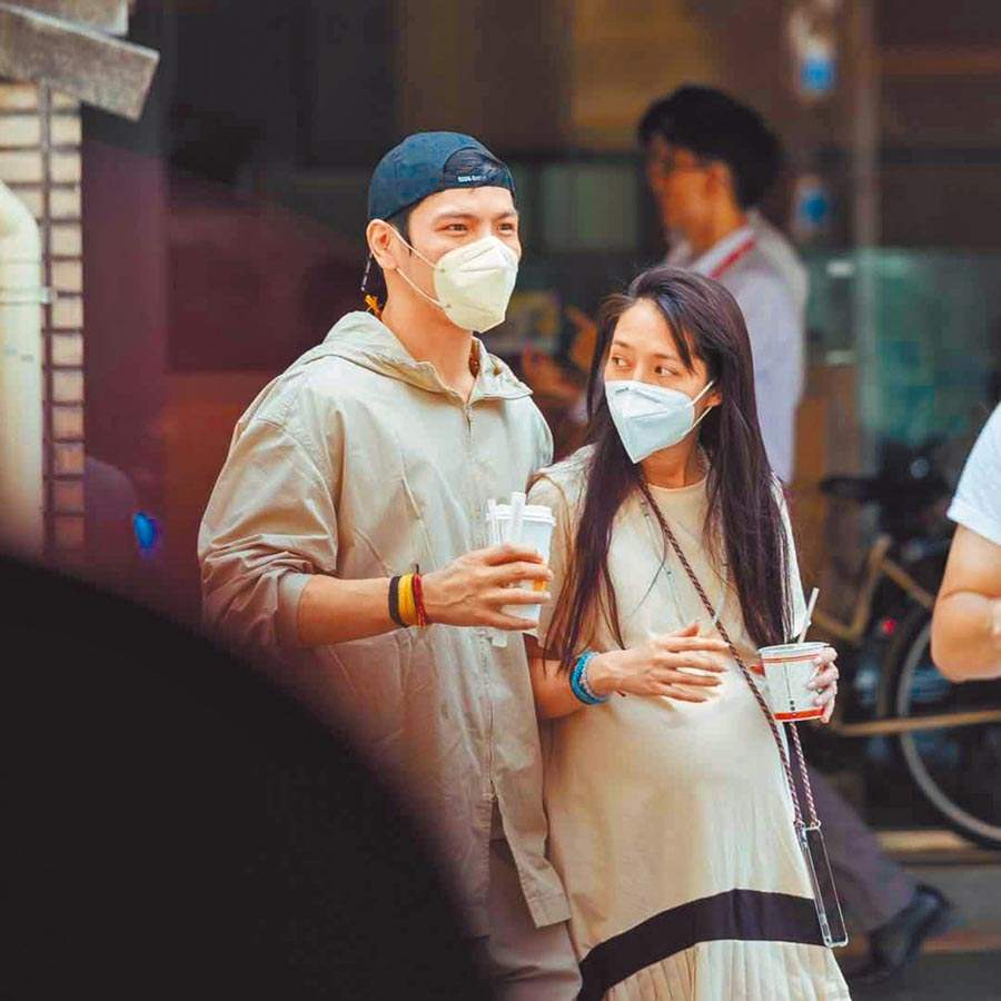 郭碧婷向佐,郭碧婷怀孕