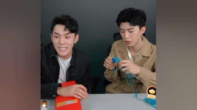 范丞丞织毛衣