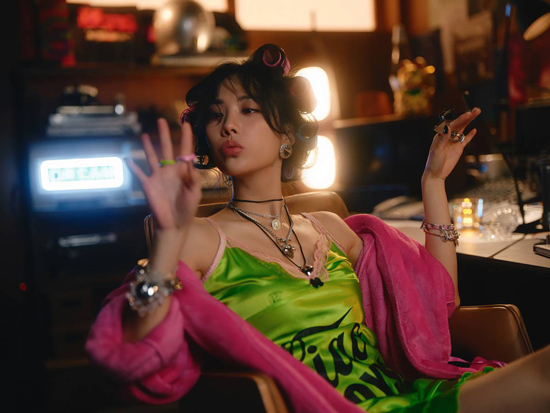 王霏霏开年全新EP《Take a Pose》掀音乐潮流