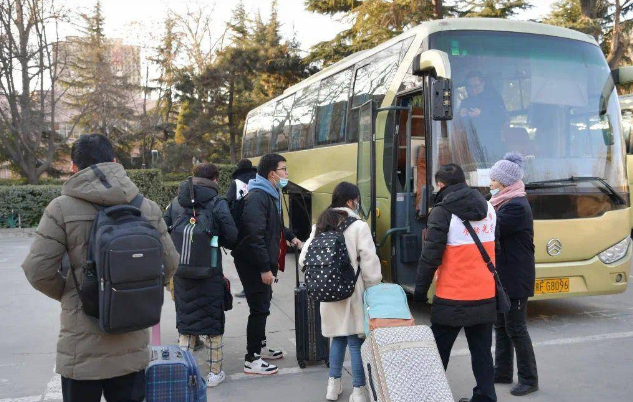 高校寒假最长68天最短26天,网友：想去东北上学