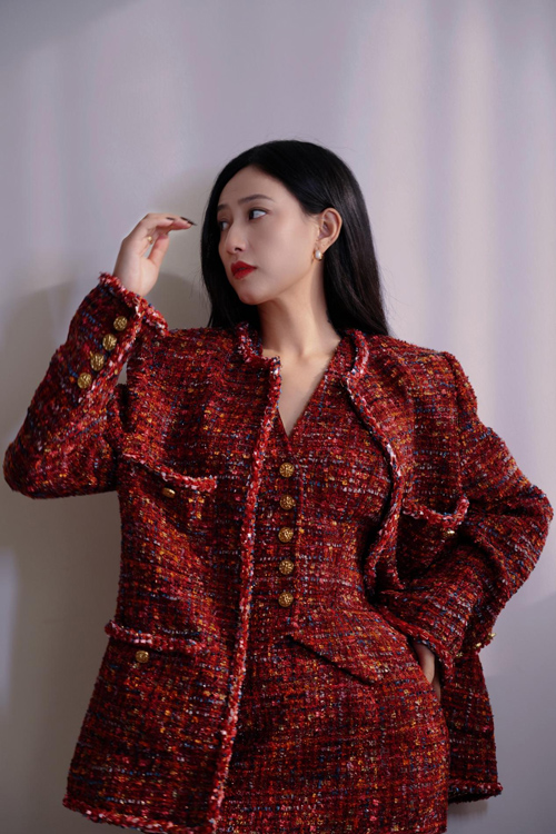阿吉太组合女主唱迪莫小香风写真曝光