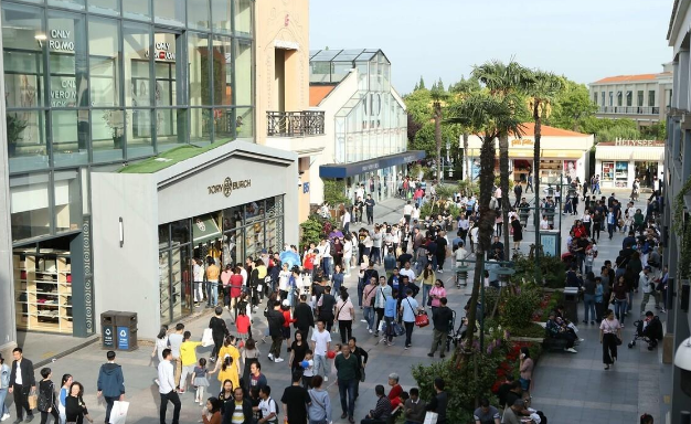 月薪2万的年轻人只逛打折区,反向消费是年轻人消费的新趋势