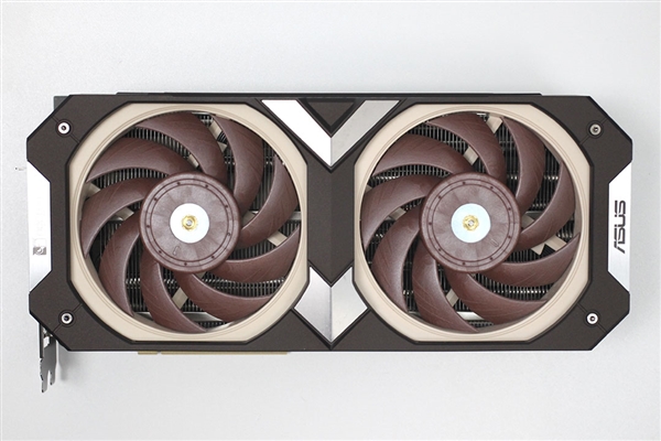 4.3槽庞然巨物！华硕猫头鹰版RTX 4080来了：噪音/温度喜人