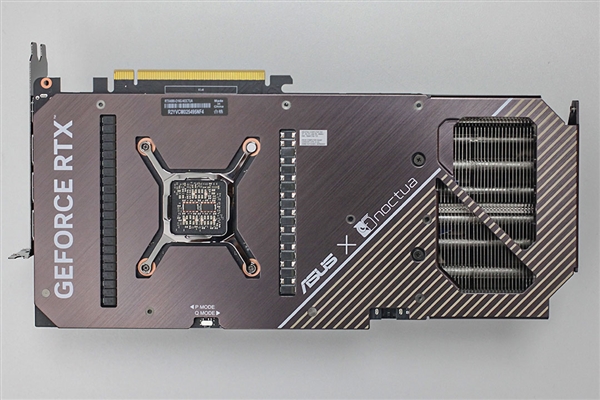 4.3槽庞然巨物！华硕猫头鹰版RTX 4080来了：噪音/温度喜人