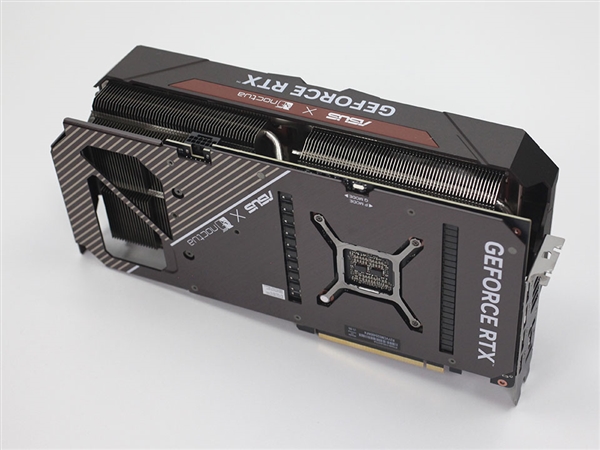 4.3槽庞然巨物！华硕猫头鹰版RTX 4080来了：噪音/温度喜人