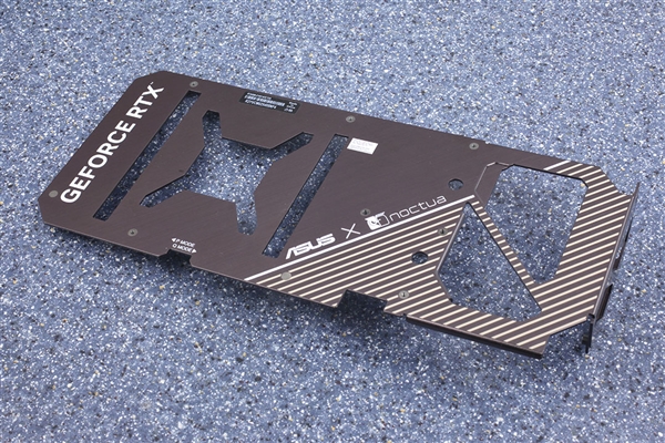 4.3槽庞然巨物！华硕猫头鹰版RTX 4080来了：噪音/温度喜人