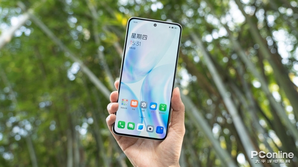 什么手机能用个三四年不卡顿？首先内存配置要给力