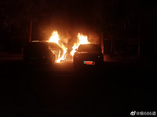 爱车起火！岚图FREE车主：三个月后毫不犹豫跑到店里买同款