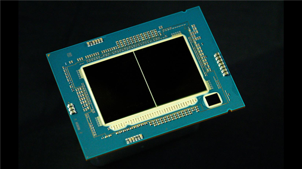 Intel首秀第五代至强CPU：60 核心？性能极高！