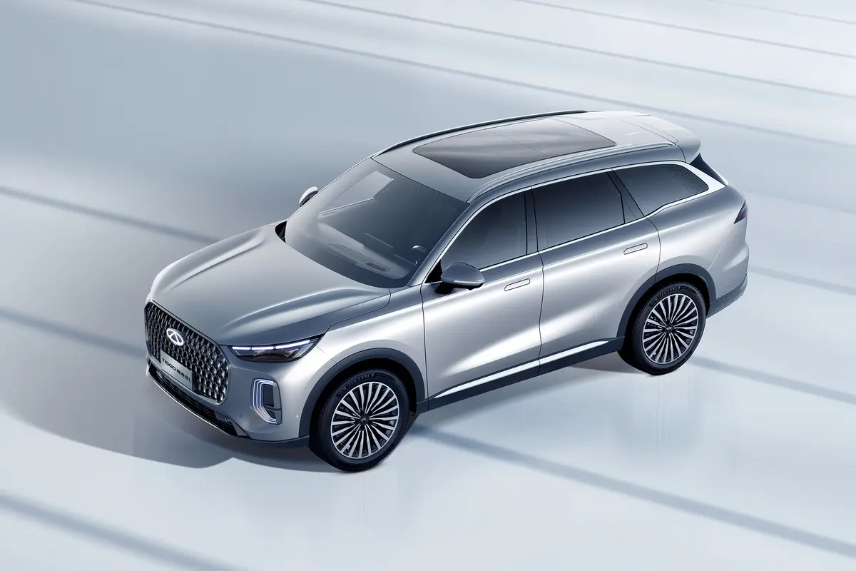 2.0T发动机中型SUV 奇瑞瑞虎8 L官图发布