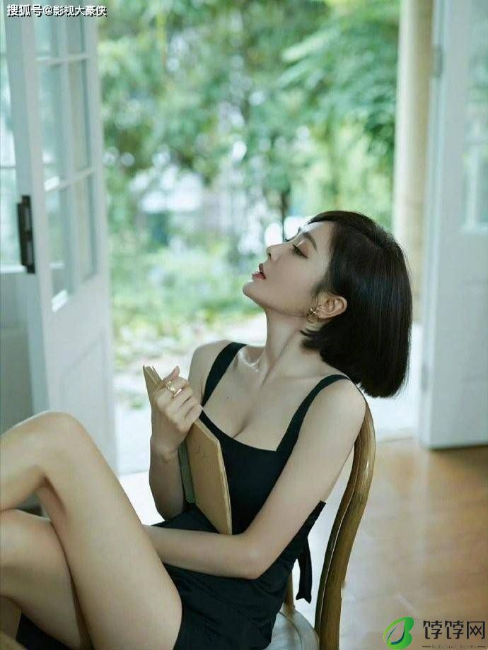 秦岚：体验了萧亚轩的快乐！凭熟女魅力把内娱小鲜肉“撩了”个遍-月光资讯网