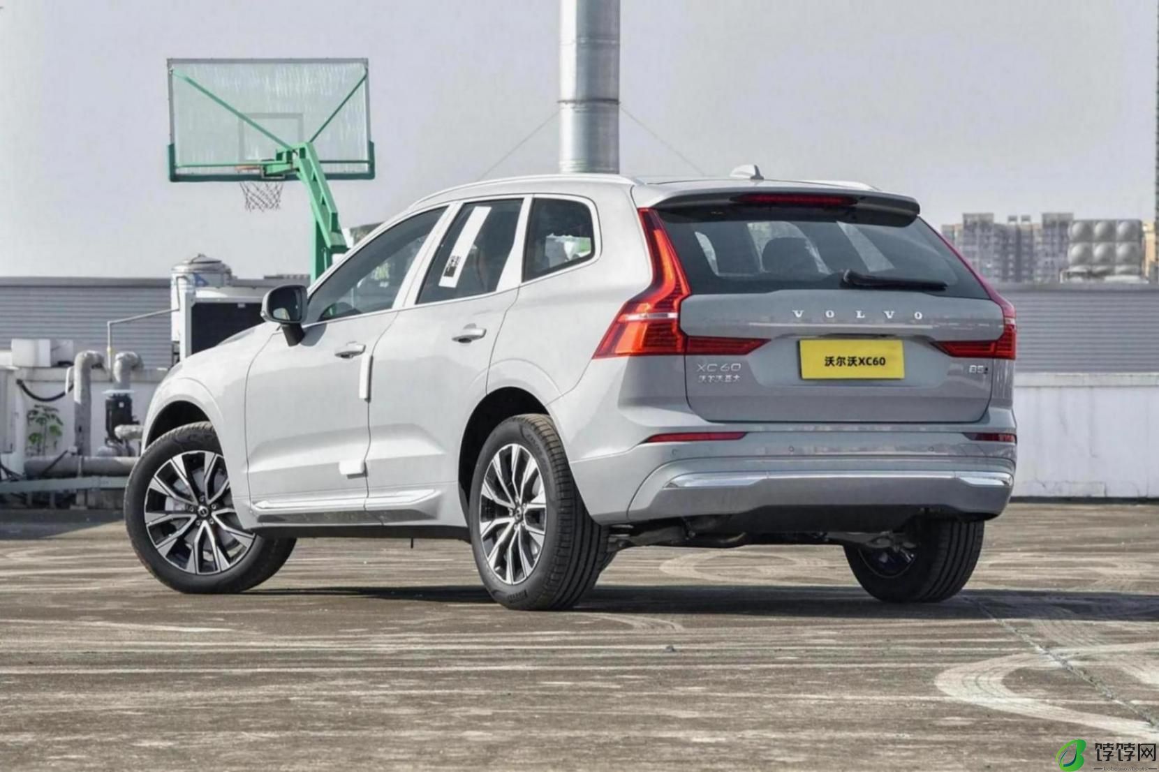 2025款沃尔沃XC60上市,上调发动机扭矩,售价39.69-42.59万元