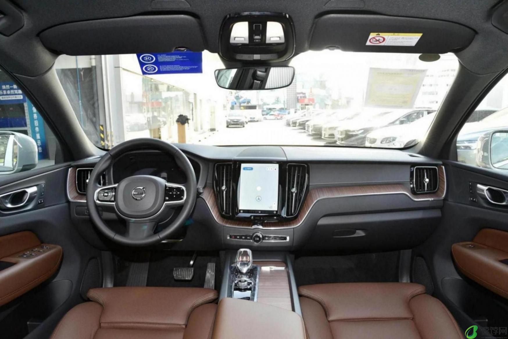 2025款沃尔沃XC60上市,上调发动机扭矩,售价39.69-42.59万元