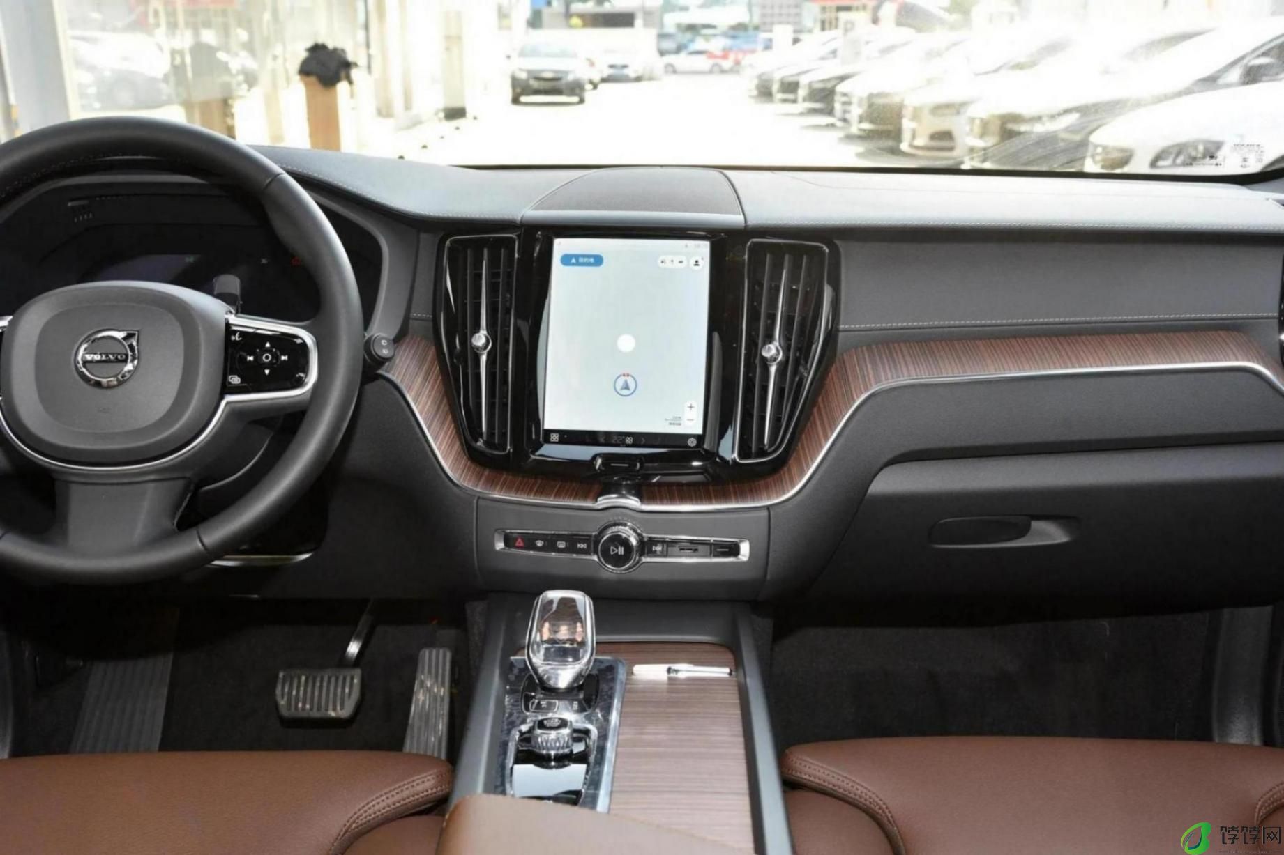 2025款沃尔沃XC60上市,上调发动机扭矩,售价39.69-42.59万元