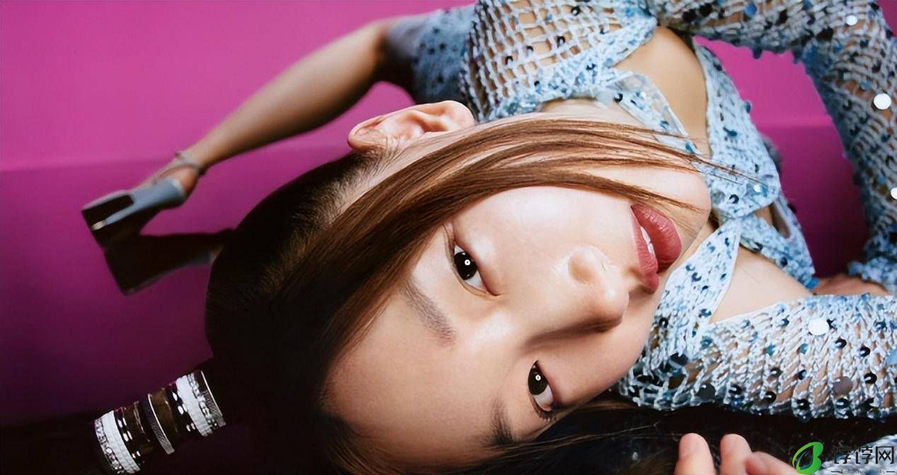 有一种“尴尬”叫娜扎玩性感，明明身材平平无奇，却偏要露点什么-月光资讯网
