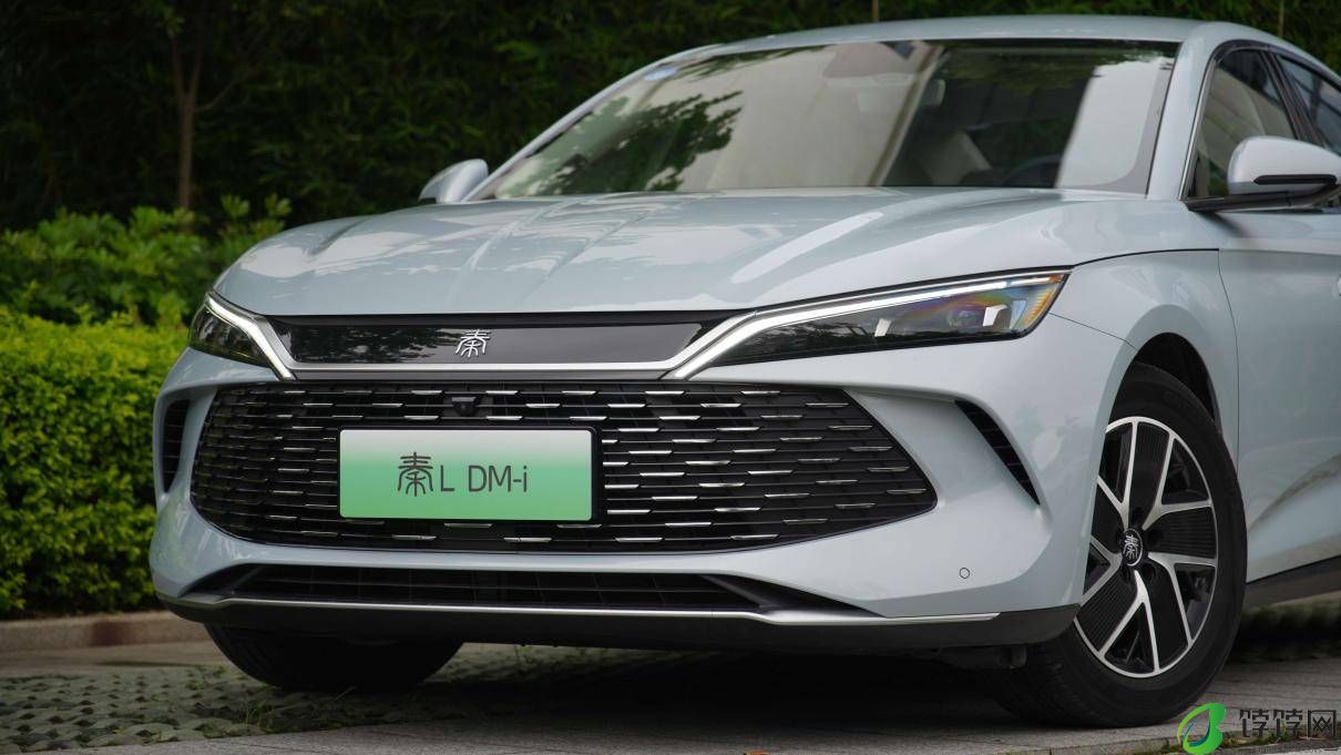 2.9L！2100 公里！全新「998」秦L DM-i 不玩虚的