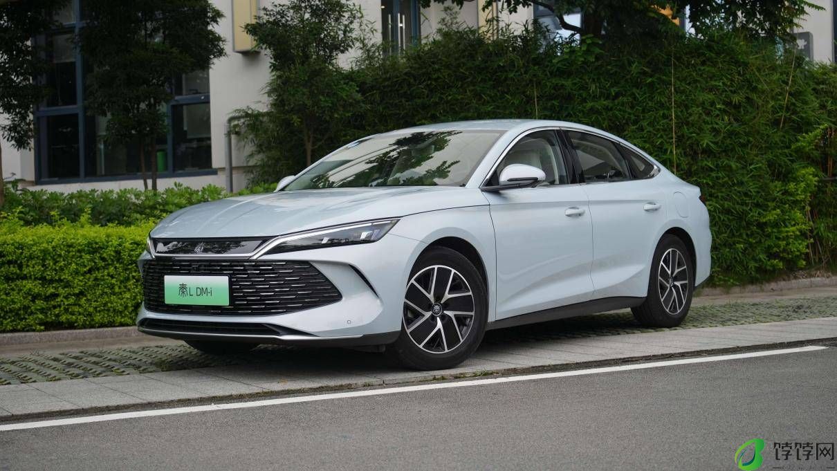 2.9L！2100 公里！全新「998」秦L DM-i 不玩虚的