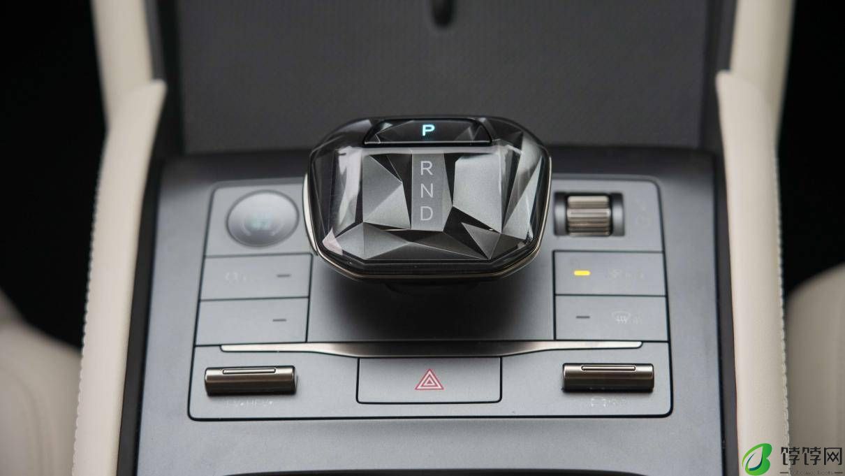 2.9L！2100 公里！全新「998」秦L DM-i 不玩虚的