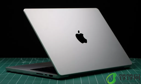 macbookpro黑屏没反应无法开机怎么办