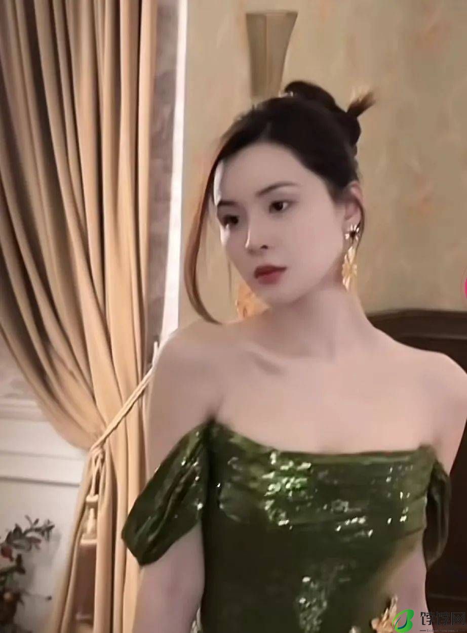 张颖颖直播怼网友，被说素质低，终于明白她为何不如马筱梅-月光资讯网