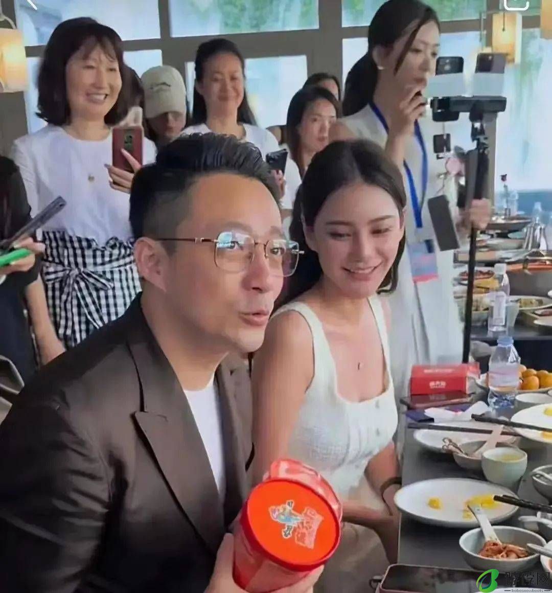 张颖颖直播怼网友，被说素质低，终于明白她为何不如马筱梅-月光资讯网