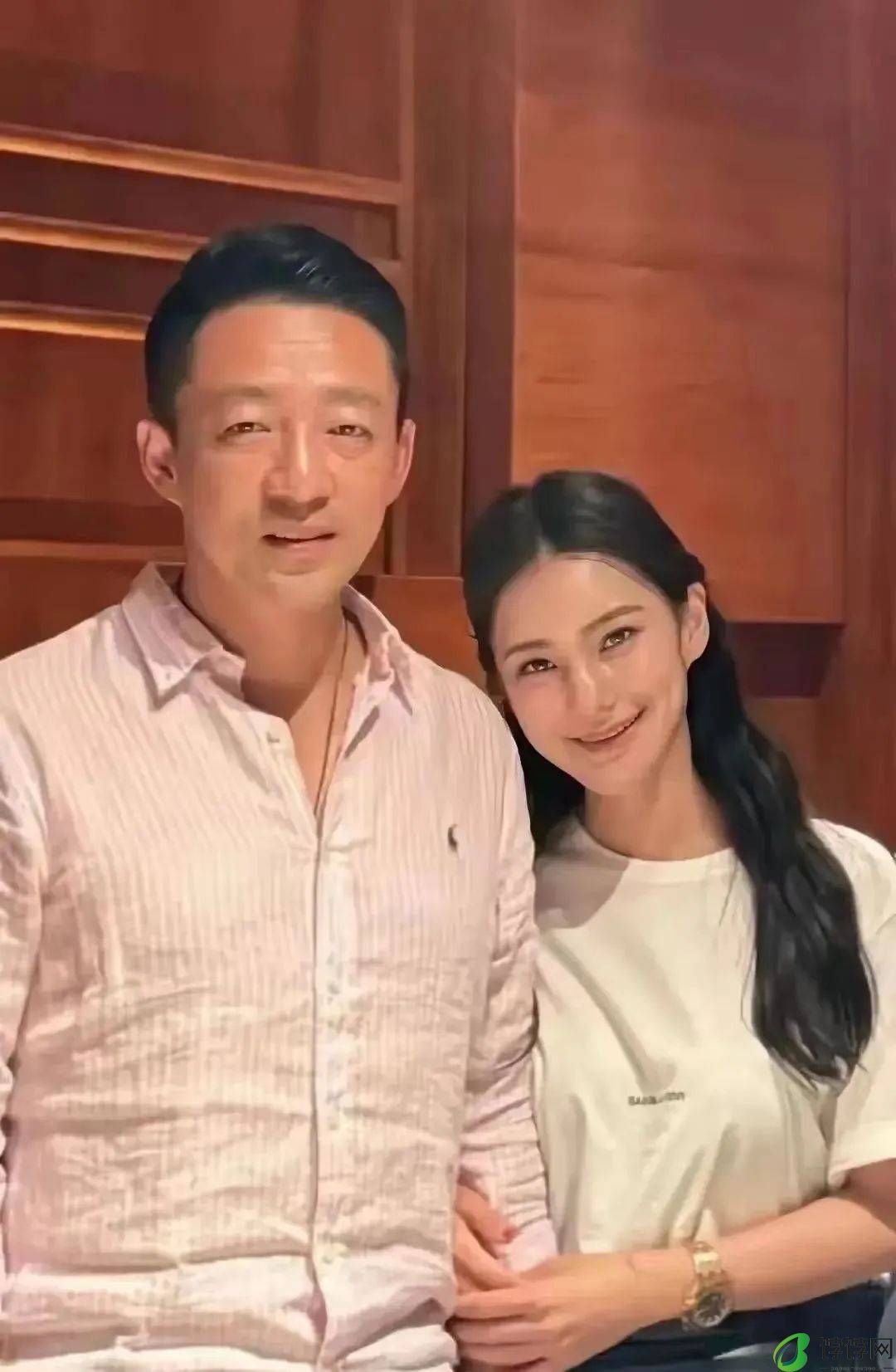 张颖颖直播怼网友，被说素质低，终于明白她为何不如马筱梅-月光资讯网