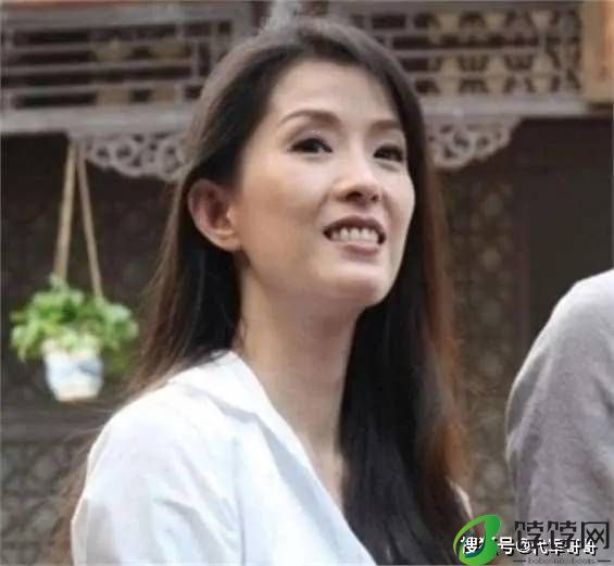 她18岁“一脱”成名，三段感情终是没结果，如今54岁依然单身-月光资讯网