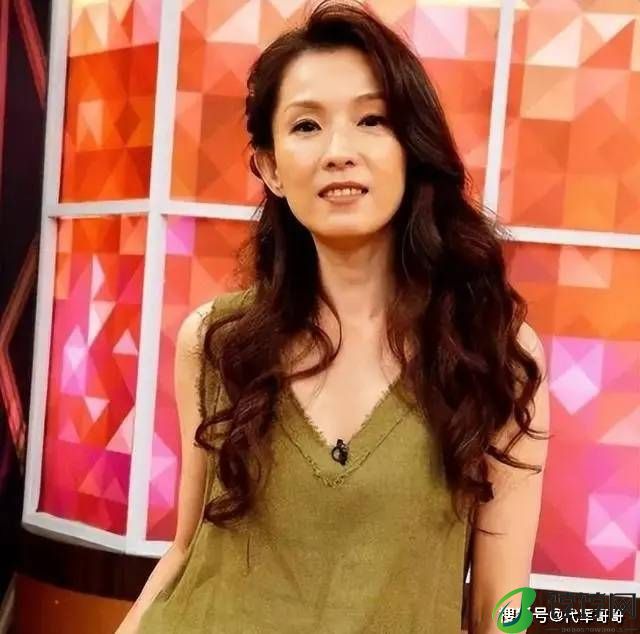 她18岁“一脱”成名，三段感情终是没结果，如今54岁依然单身-月光资讯网