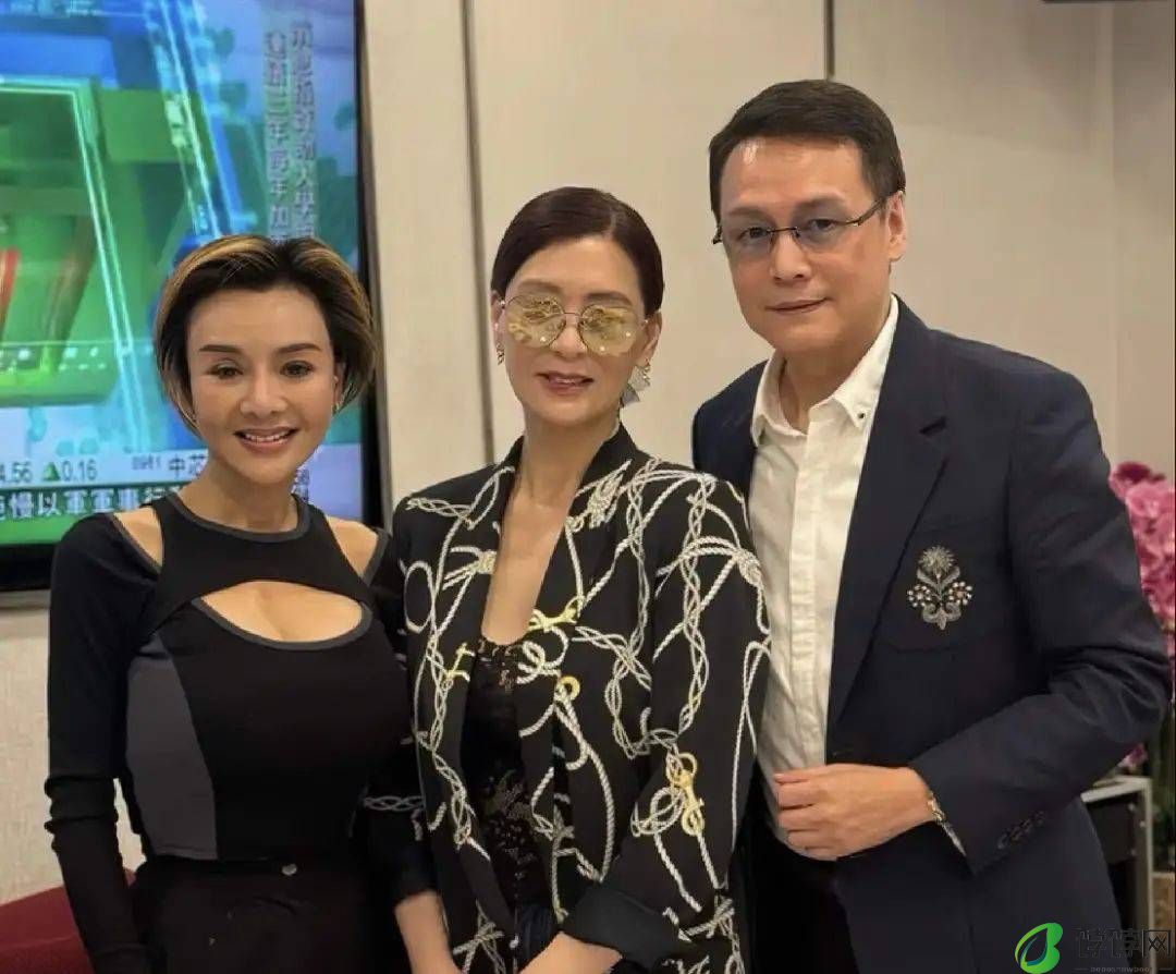 58岁香港知名女星风韵犹存，艳压一代性感女神，多次被曝与小鲜肉暧昧-月光资讯网