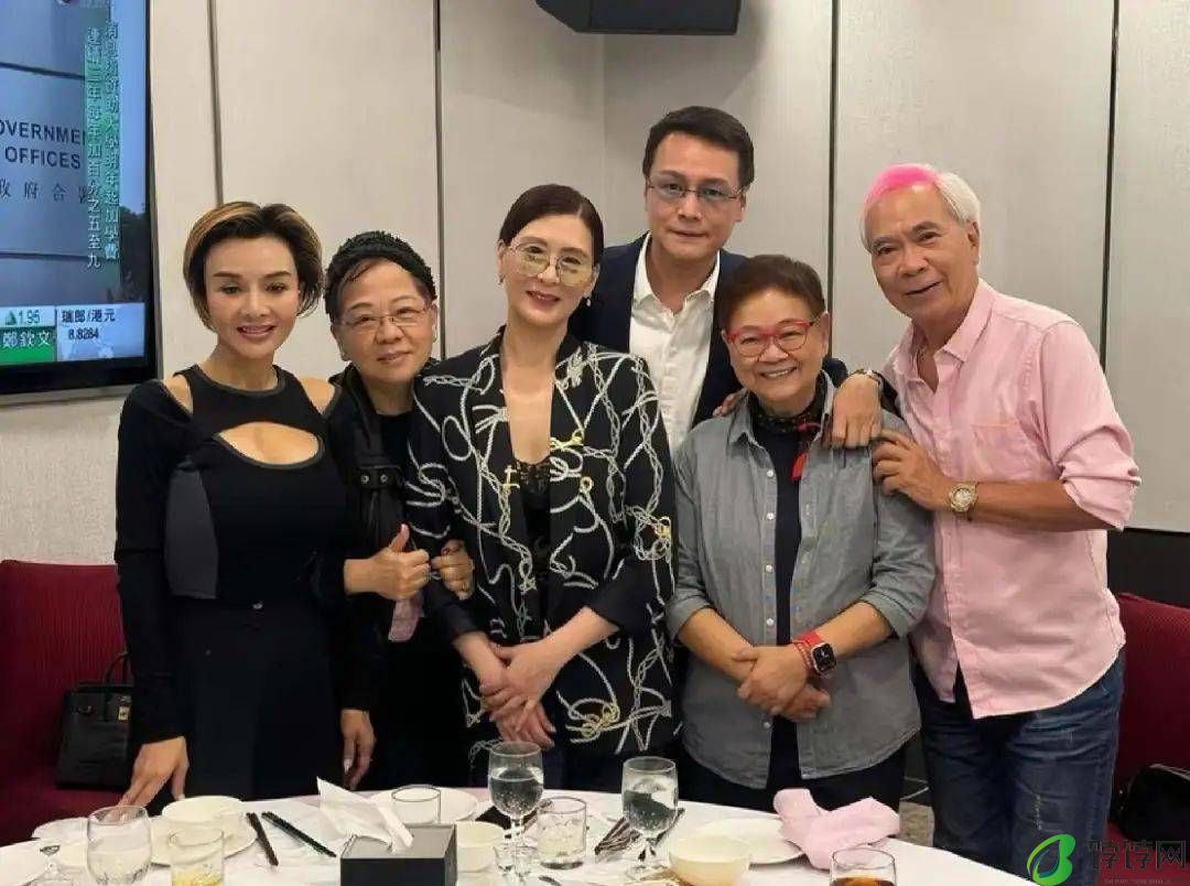 58岁香港知名女星风韵犹存，艳压一代性感女神，多次被曝与小鲜肉暧昧-月光资讯网