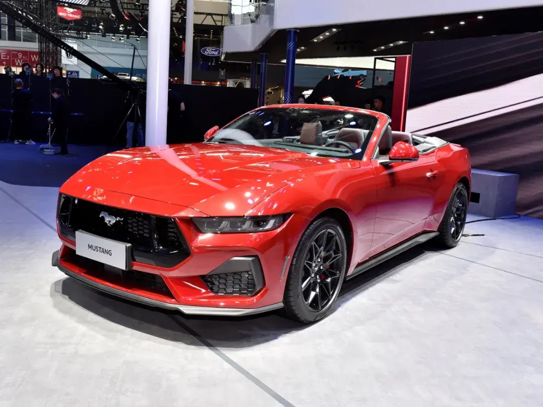 全新福田图雅诺大V、全新福特Mustang