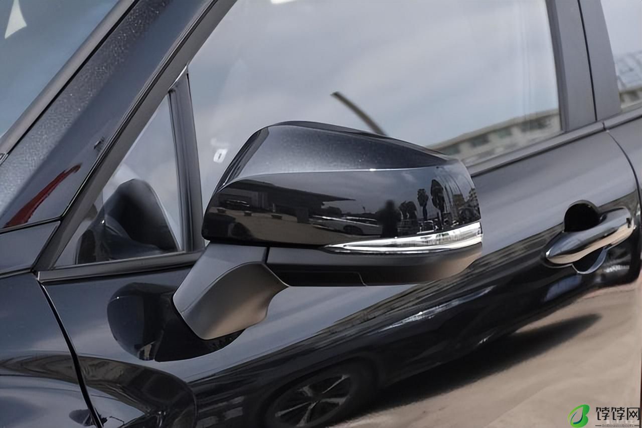 解读低配车,拍丰田卡罗拉锐放2.0L 先锋版