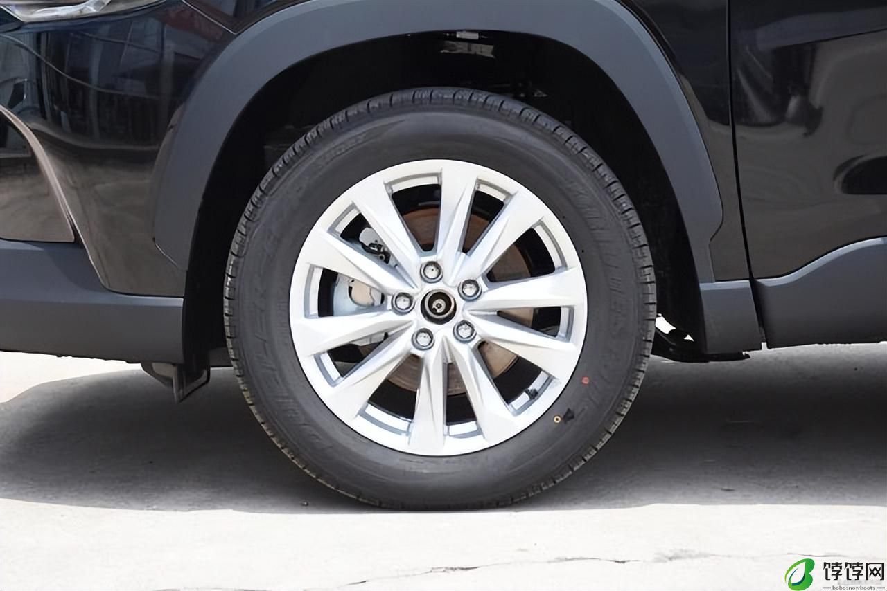 解读低配车,拍丰田卡罗拉锐放2.0L 先锋版