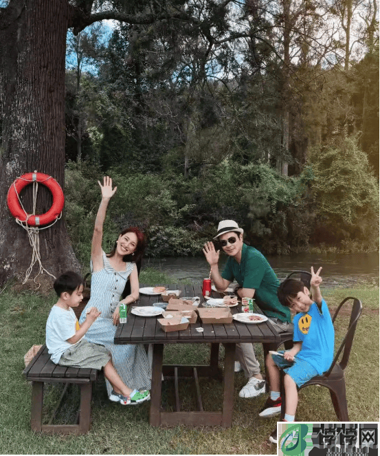 老夫少妻生活甜蜜！TVB知名视帝与内地平台合作新电影，被网友嘲笑有老人味-月光资讯网